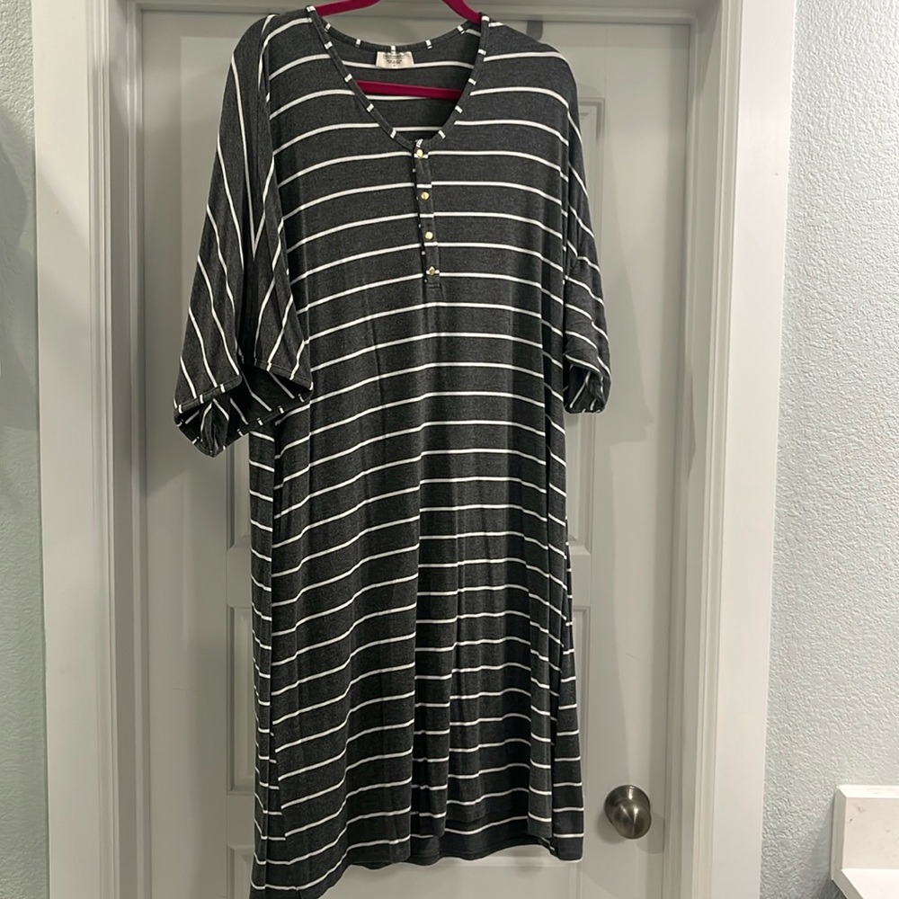 Dwell and slumber caftan dress. Great condition overall. M/L
